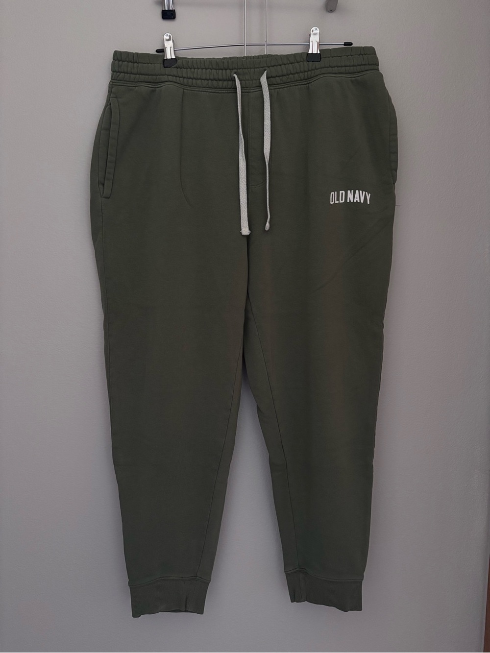 Old Navy Men's Olive Green Fleece Joggers with Drawstring